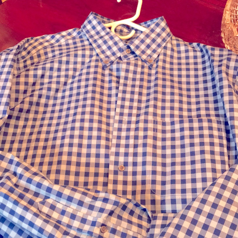 Size Large men's dress shirt. Like new.